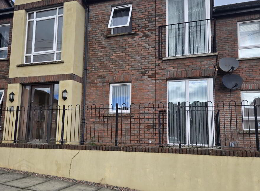 5 Meadowfields Close, Downpatrick, BT30 6GZ
