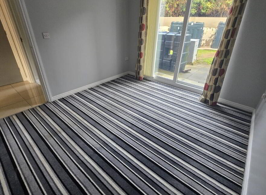 5 Meadowfields Close, Downpatrick, BT30 6GZ