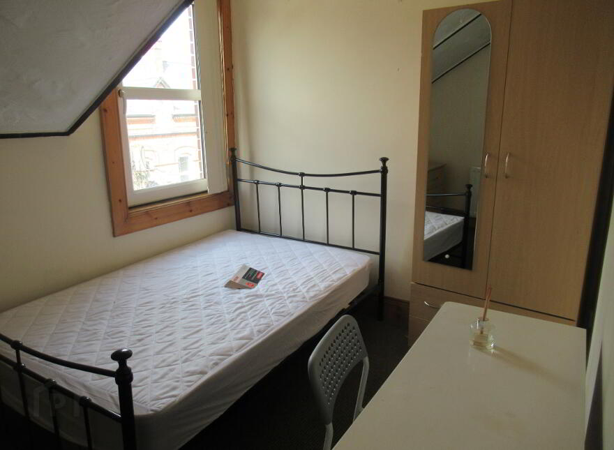 Unit 2, 32 Fitzroy Avenue, Belfast, BT7 1HW