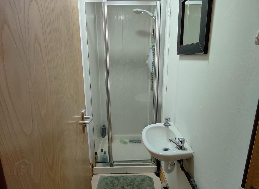Eglantine Gardens, Belfast, BT9 6EZ