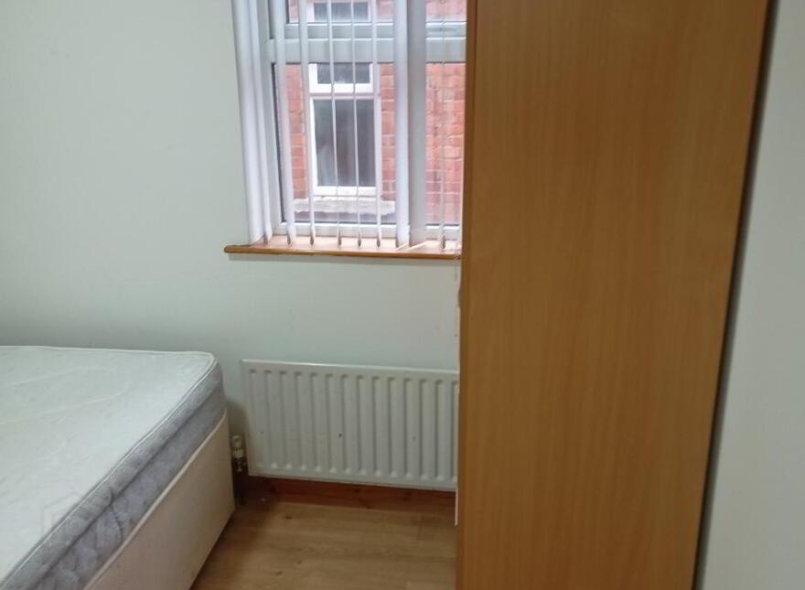 Eglantine Gardens, Belfast, BT9 6EZ