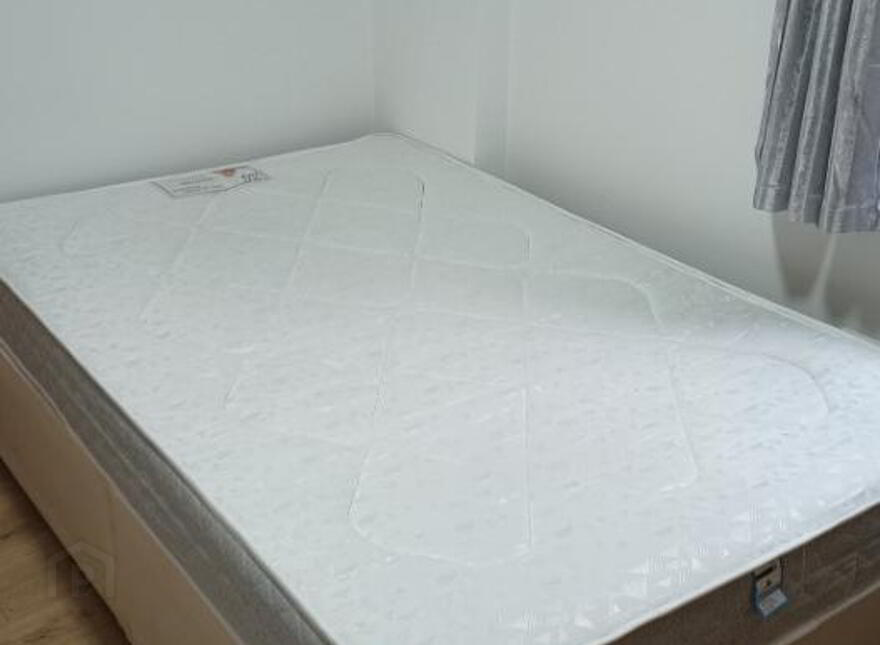 Eglantine Gardens, Belfast, BT9 6EZ