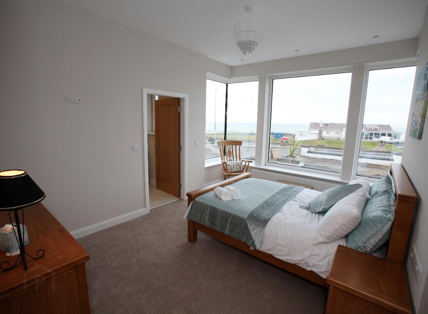 HOLIDAY LET, 6 Station Road, Portstewart, BT55 7DA