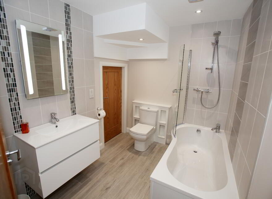 HOLIDAY LET, 6 Station Road, Portstewart, BT55 7DA