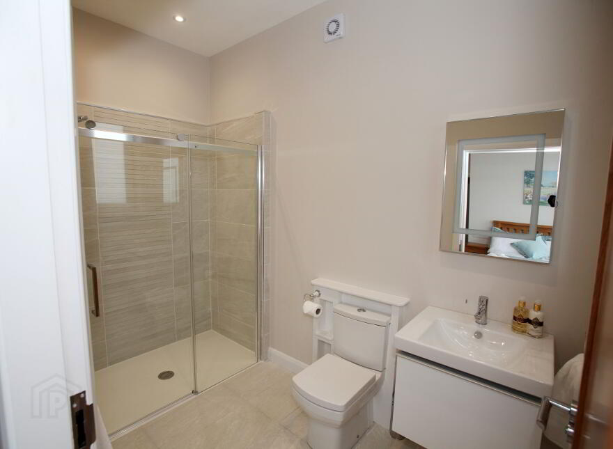 HOLIDAY LET, 6 Station Road, Portstewart, BT55 7DA