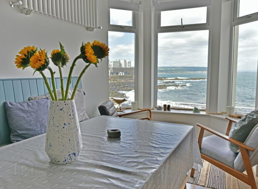 NORTH (holiday Let), 59 The Promenade, Portstewart, BT55 7AF