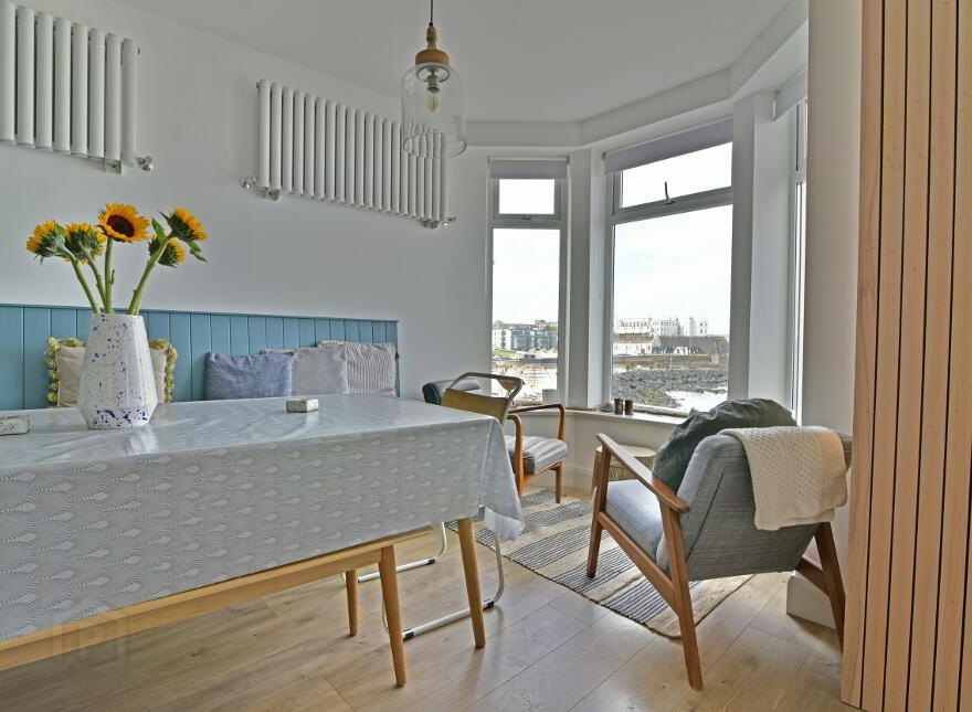 NORTH (holiday Let), 59 The Promenade, Portstewart, BT55 7AF