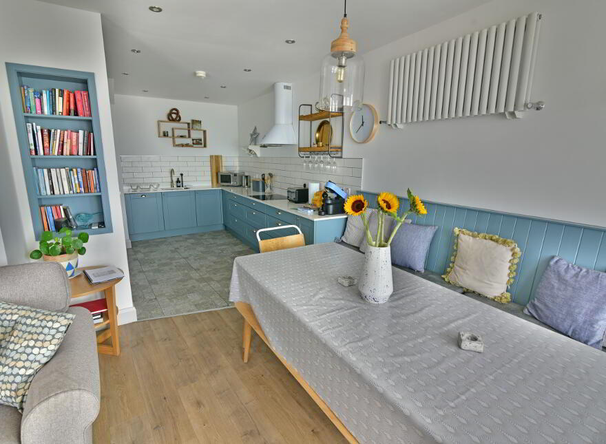NORTH (holiday Let), 59 The Promenade, Portstewart, BT55 7AF