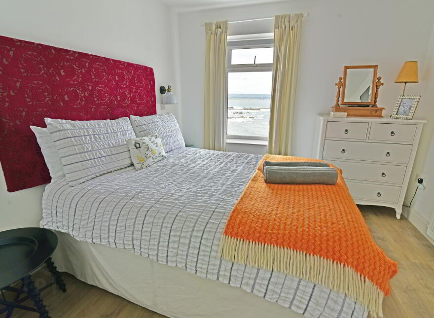 NORTH (holiday Let), 59 The Promenade, Portstewart, BT55 7AF