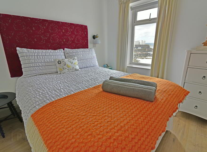 NORTH (holiday Let), 59 The Promenade, Portstewart, BT55 7AF