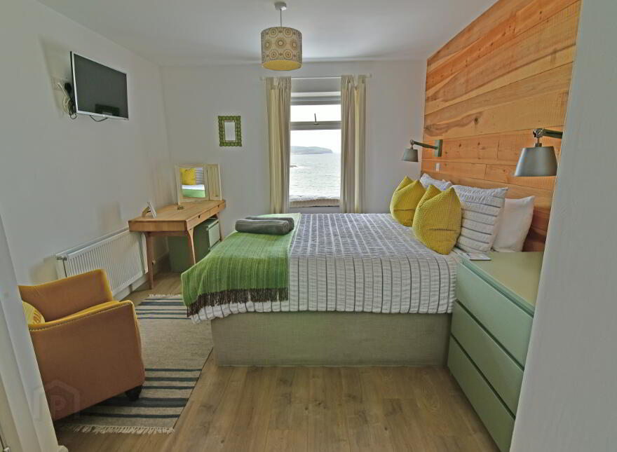 NORTH (holiday Let), 59 The Promenade, Portstewart, BT55 7AF