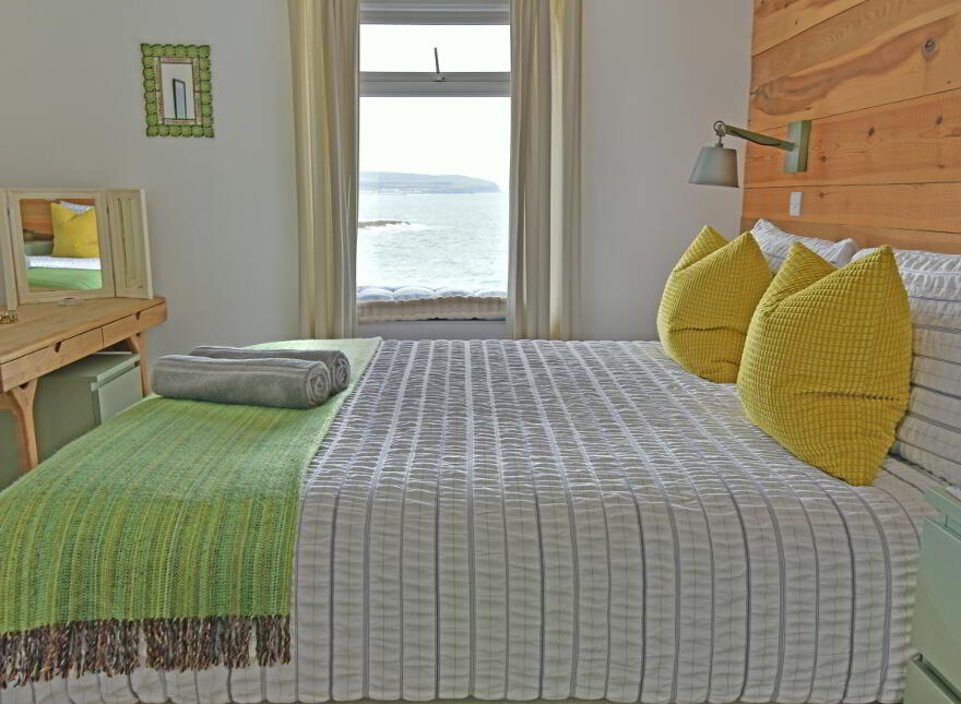 NORTH (holiday Let), 59 The Promenade, Portstewart, BT55 7AF