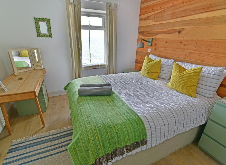 NORTH (holiday Let), 59 The Promenade, Portstewart, BT55 7AF