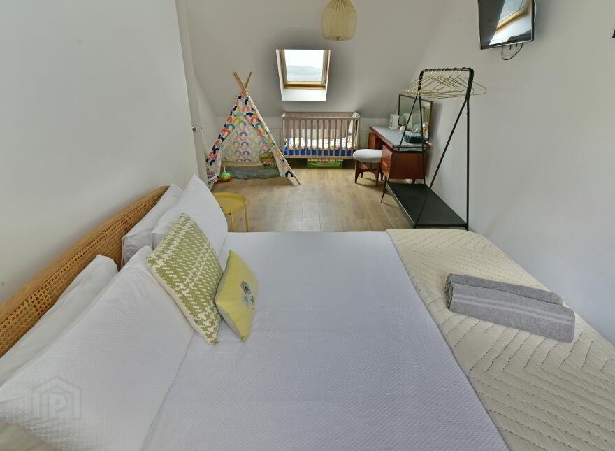 NORTH (holiday Let), 59 The Promenade, Portstewart, BT55 7AF