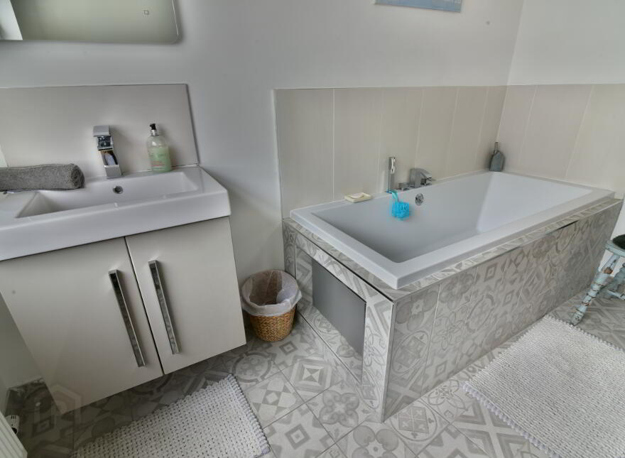 NORTH (holiday Let), 59 The Promenade, Portstewart, BT55 7AF