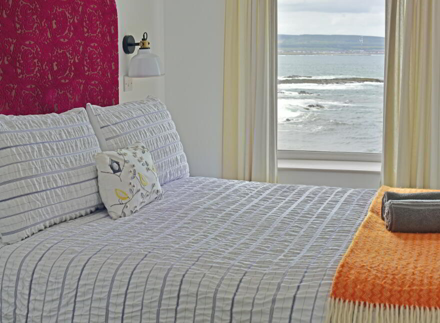 NORTH (holiday Let), 59 The Promenade, Portstewart, BT55 7AF