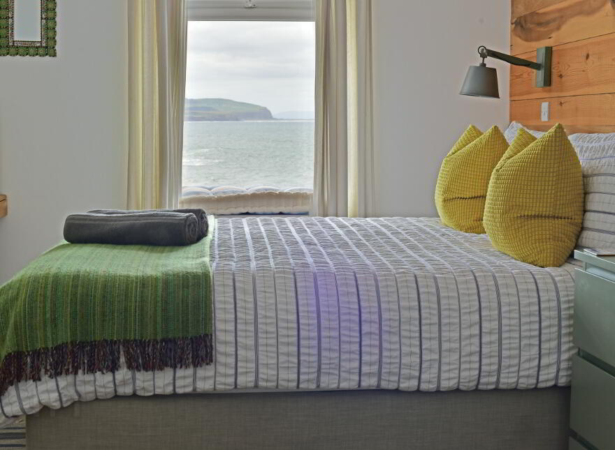 NORTH (holiday Let), 59 The Promenade, Portstewart, BT55 7AF
