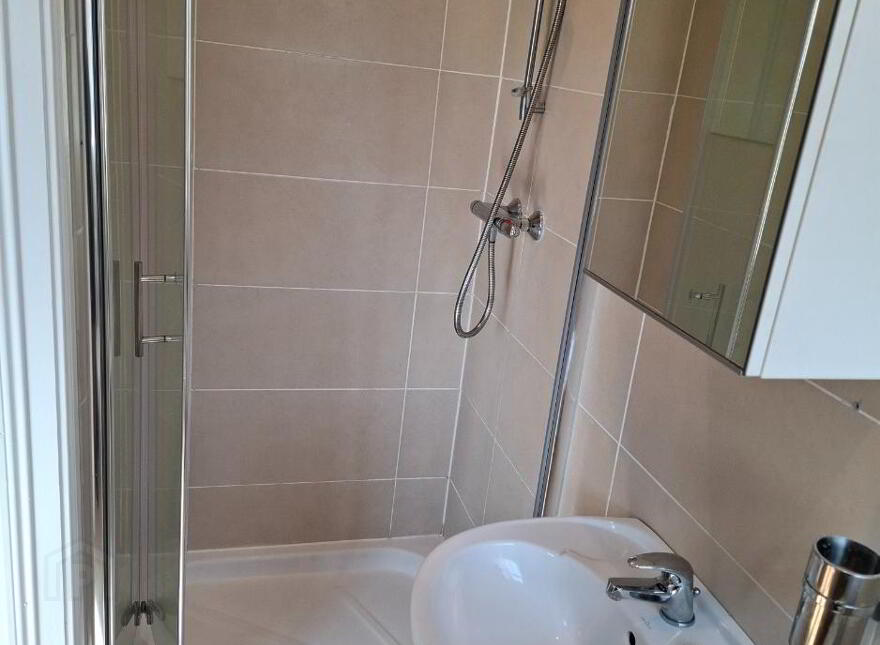 Glenarm Road, Larne, BT40 1DS