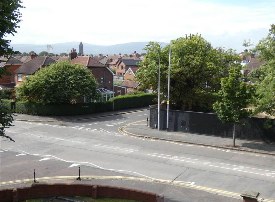 Apt 5 223, Belmont Road, Belfast, BT4 2AH