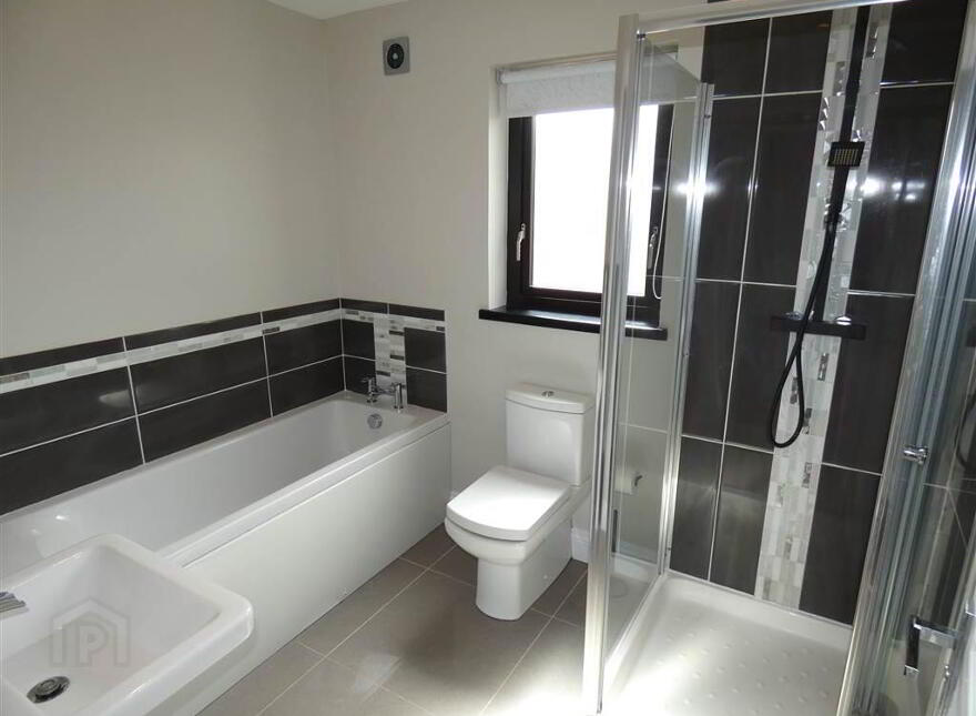 Apt 5 223, Belmont Road, Belfast, BT4 2AH