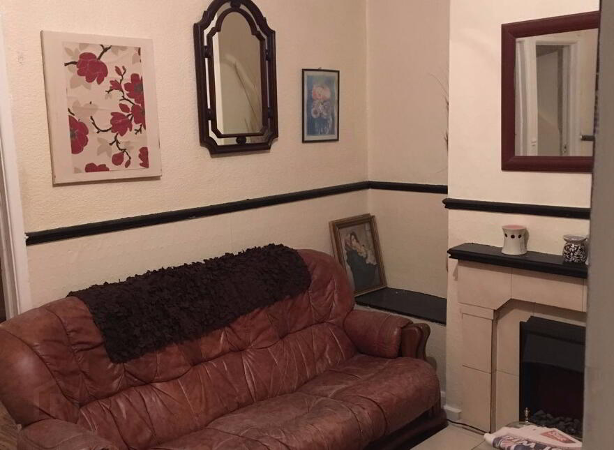 Fallswater Street, Belfast, BT12 6BZ photo