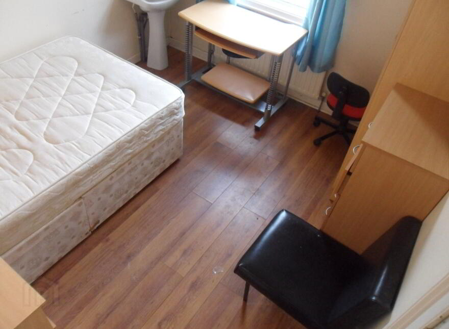 Flat 2, 28 Magdala Street, Belfast, BT7 1PU
