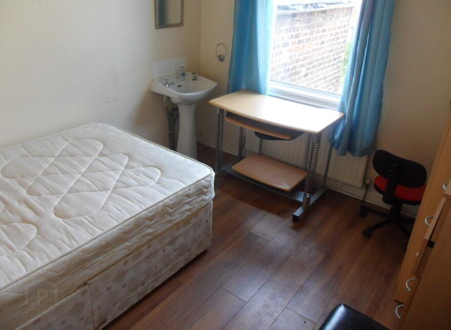 Flat 2, 28 Magdala Street, Belfast, BT7 1PU