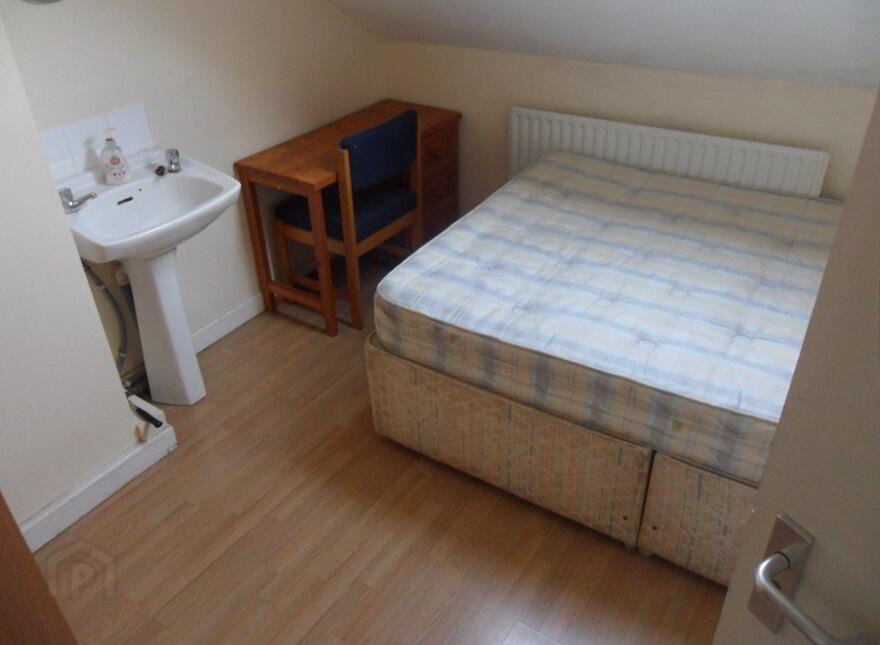 Flat 2, 28 Magdala Street, Belfast, BT7 1PU