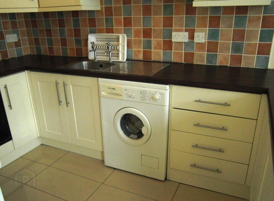 Cromwell Road, Botanic Avenue, Belfast, BT7 1JW