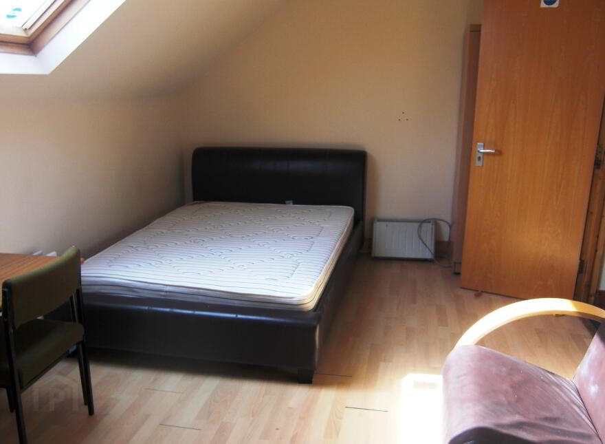 Cromwell Road, Botanic Avenue, Belfast, BT7 1JW
