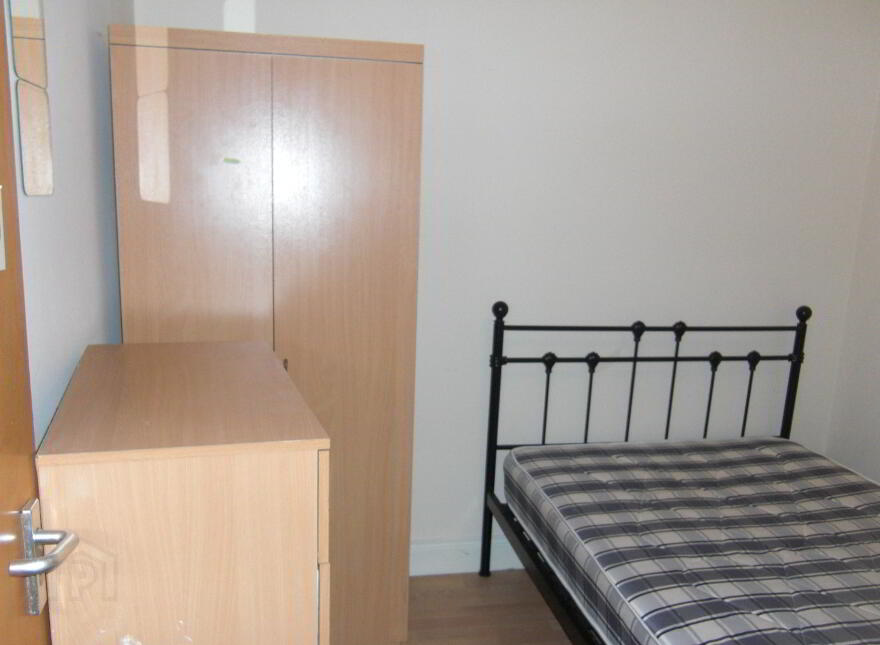 Cromwell Road, Botanic Avenue, Belfast, BT7 1JW