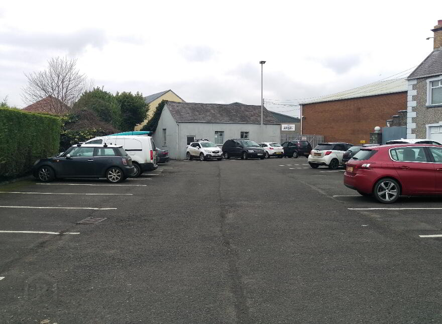 33 Ballynahinch Road, Carryduff, BT8 8EH