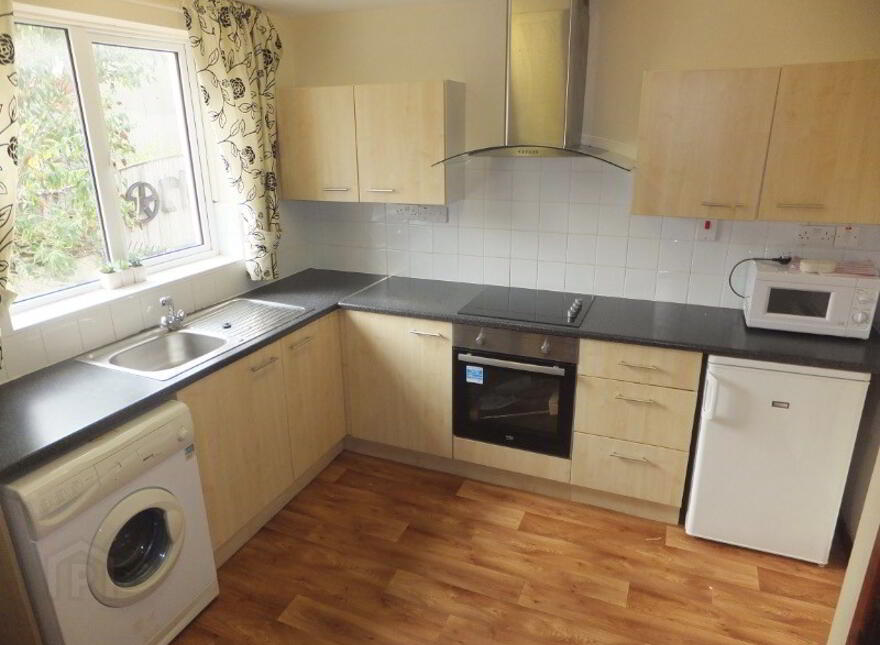 Property To Rent in Belfast, £1,000 Max, 2+ Bedrooms PropertyPal