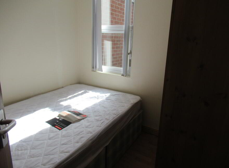 25 Carmel Street, Belfast, BT7 1QE