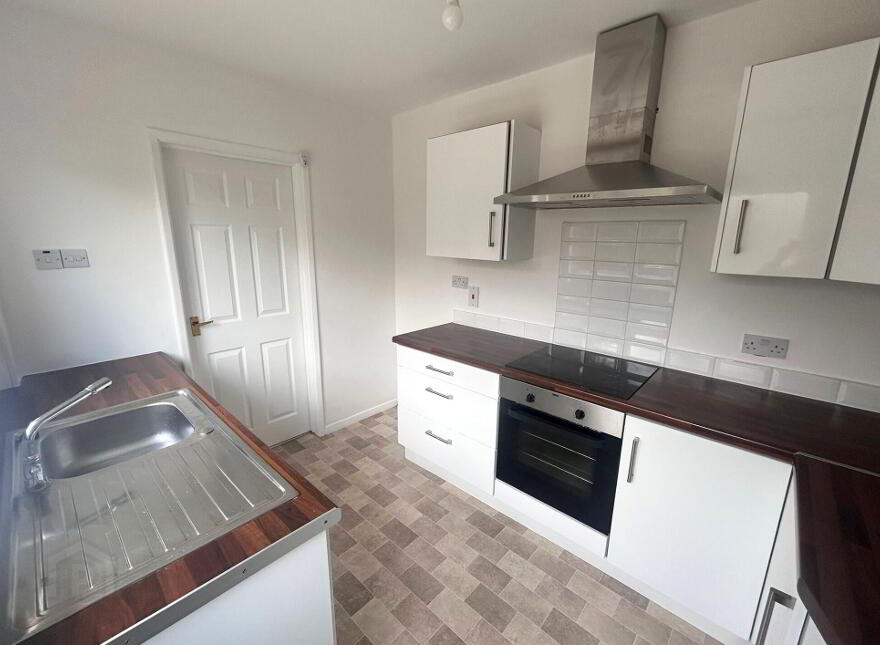 34 Holly Mount, Seymour Hill, Dunmurry, Belfast, BT17 9QD