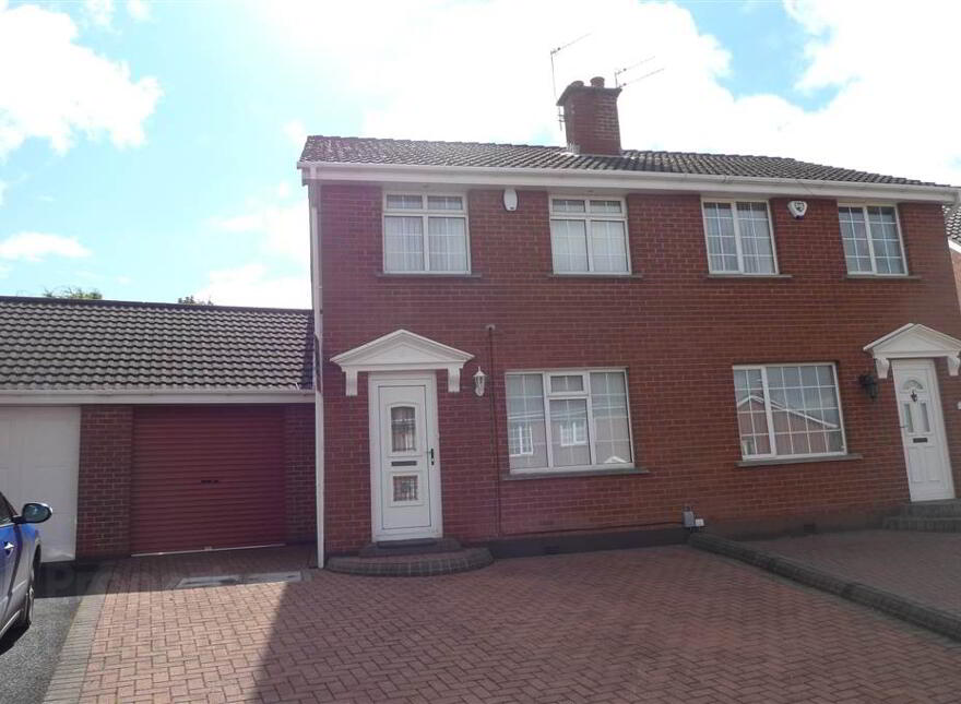 3 Dundonald Heights, Dundonald, Belfast, BT16 1XL photo