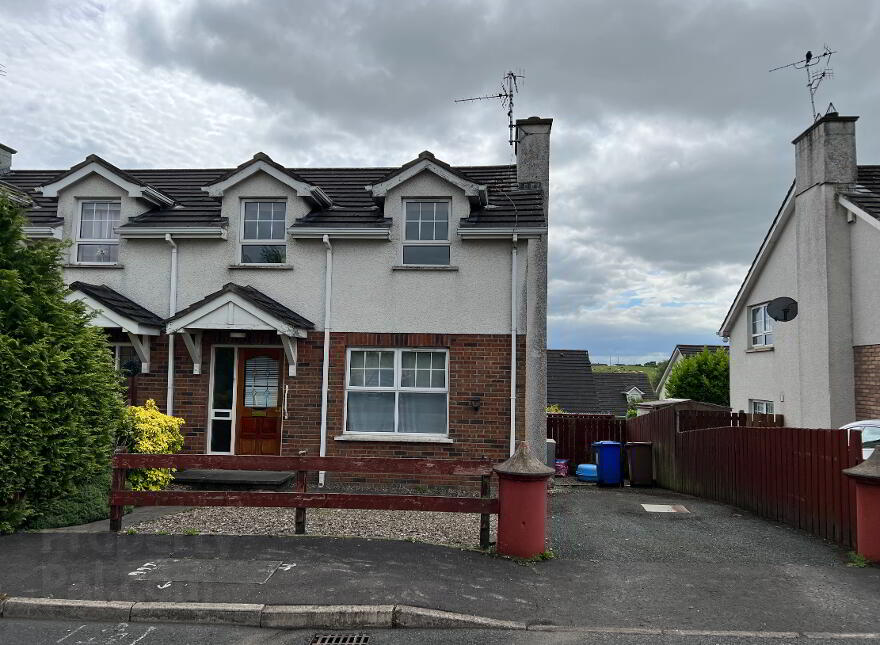 14 Willow Gardens, Dungannon, BT70 1XG photo