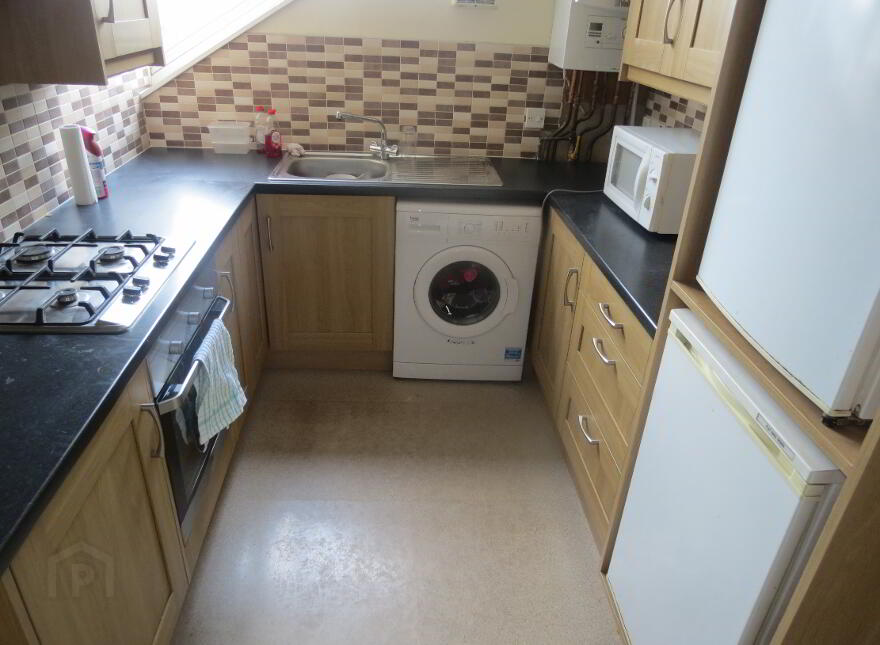 41 Knock Road Apt 3, Belfast, BT5 6LA
