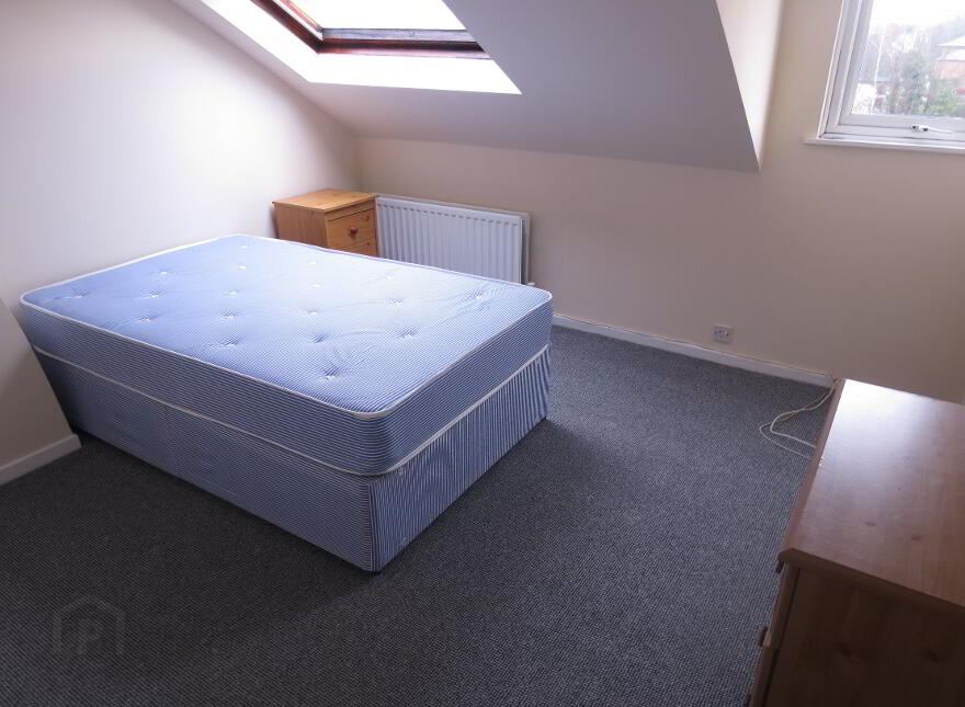 41 Knock Road Apt 3, Belfast, BT5 6LA