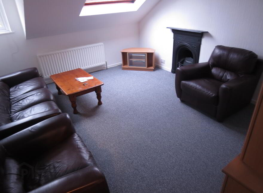 41 Knock Road Apt 3, Belfast, BT5 6LA
