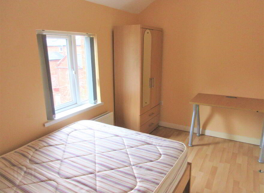 Upstairs Apartment, 66C Rugby Avenue, Queens Quarter, Belfast, BT7 1RG
