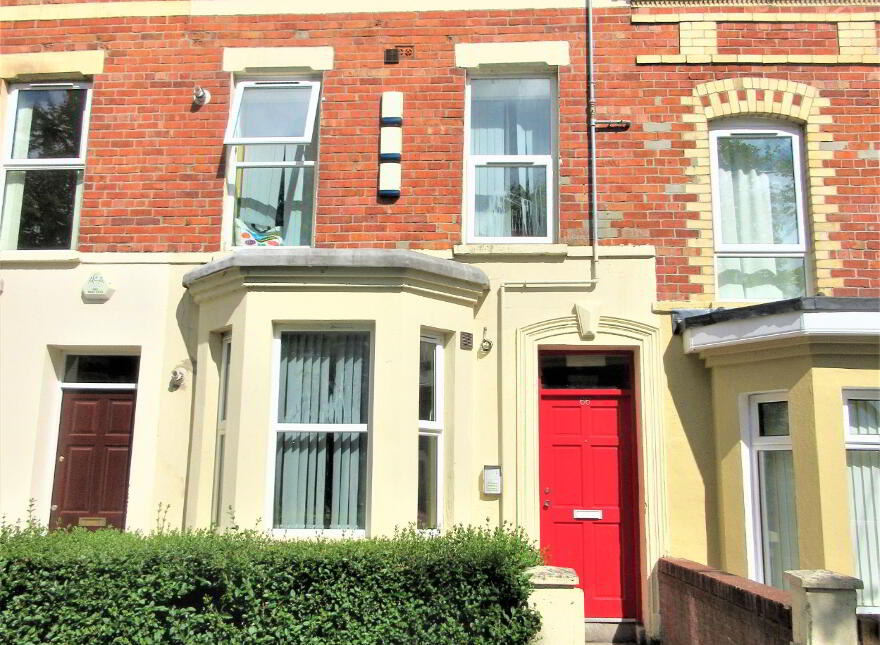 Upstairs Apartment, 66C Rugby Avenue, Queens Quarter, Belfast, BT7 1RG