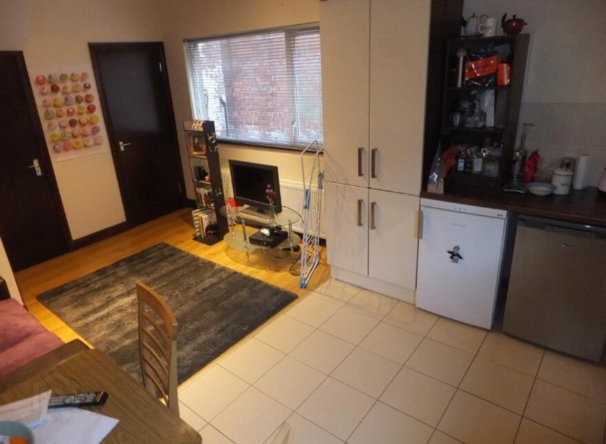 3, 37 Ulsterville Avenue, Lisburn Road, BT9 7AS