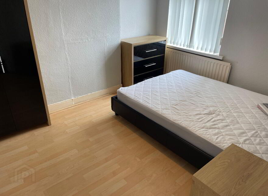 7 Ulsterville Drive, Lisburn Road, Belfast, BT9 7BD