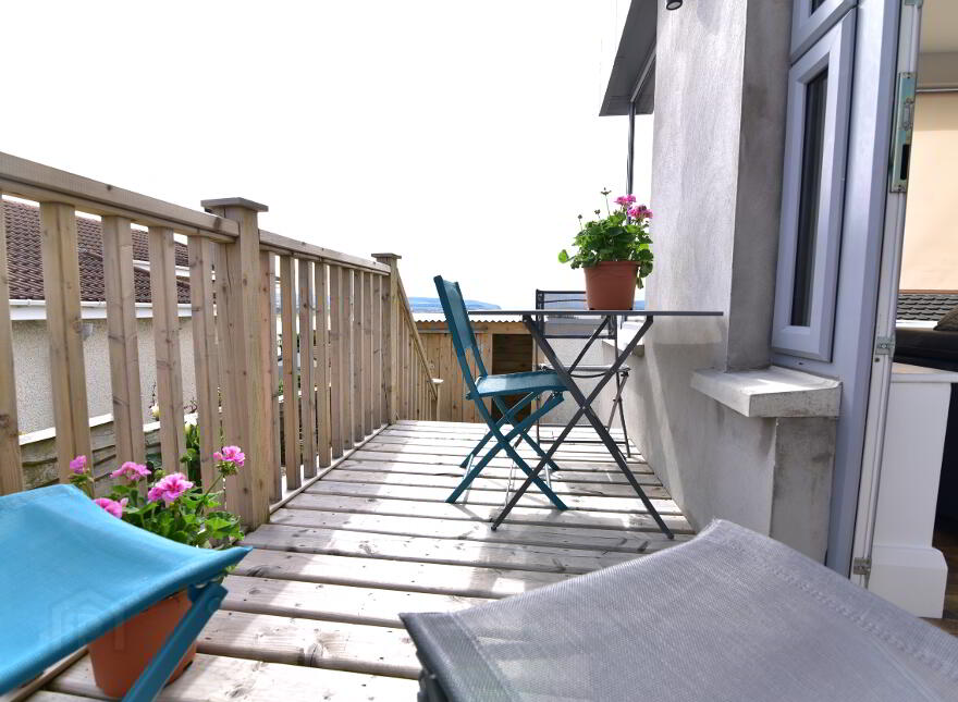 Driftwood, 25 Seafield Park, Portstewart, BT55 7JU