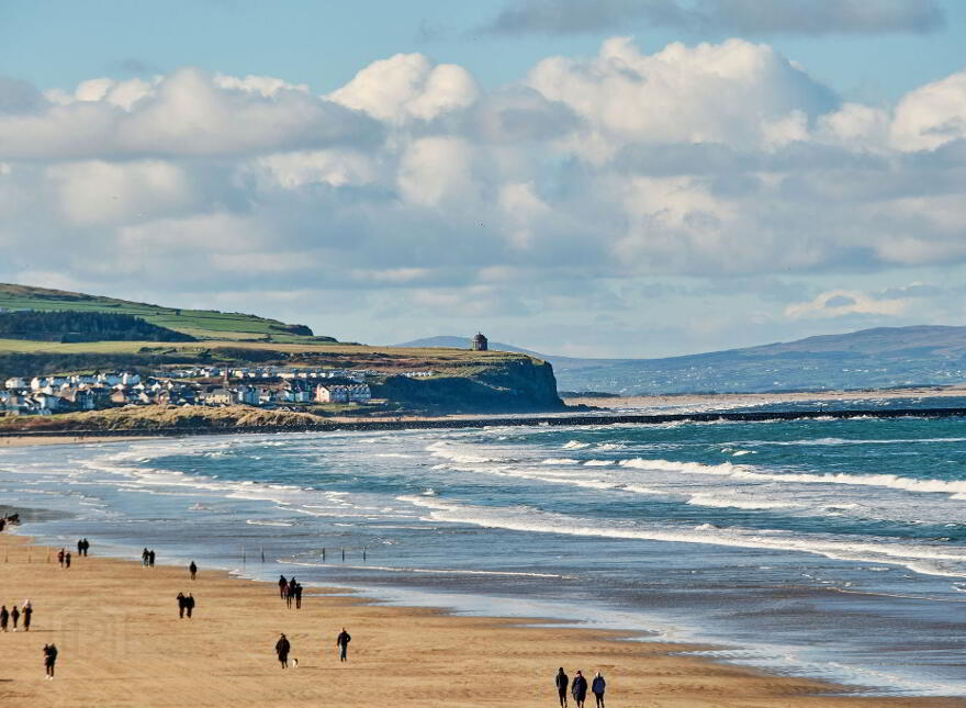 Driftwood, 25 Seafield Park, Portstewart, BT55 7JU