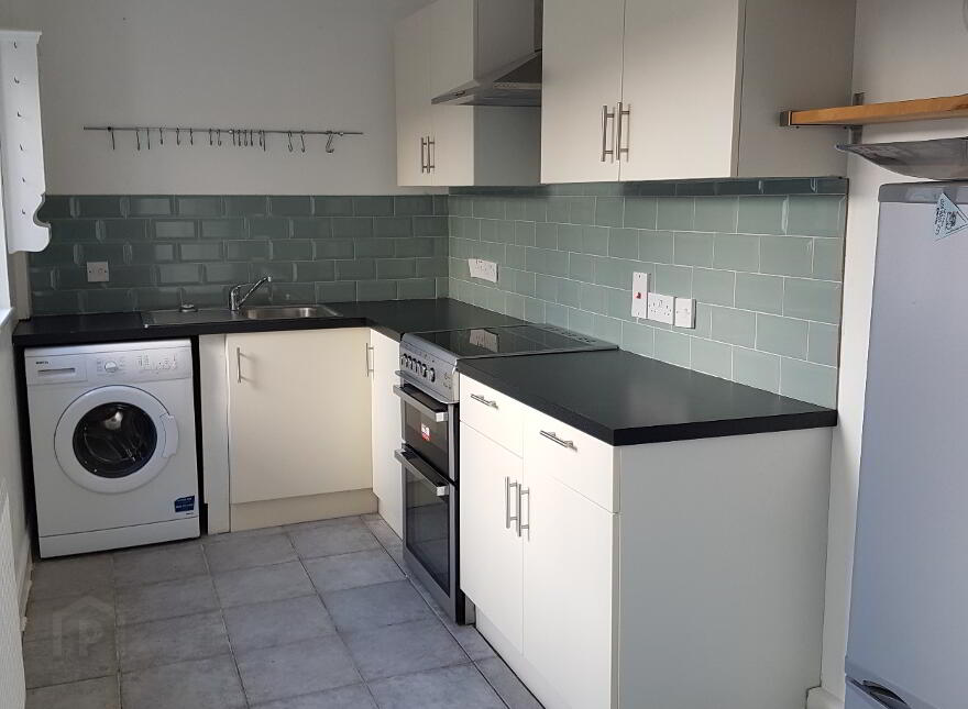 22 Hewitt Parade, Belfast, BT5 6JJ