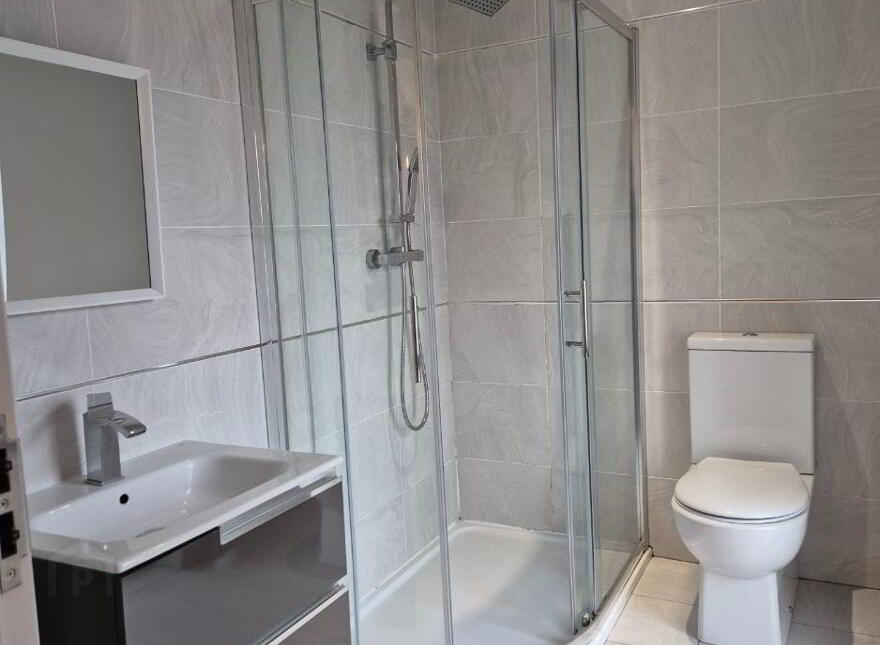Victoria Gate, Waterside, Derry, BT47 2TP