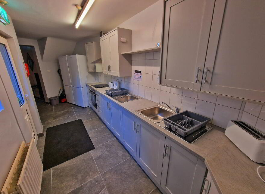 Cromwell Road, Botanic, Belfast, BT7 1JY