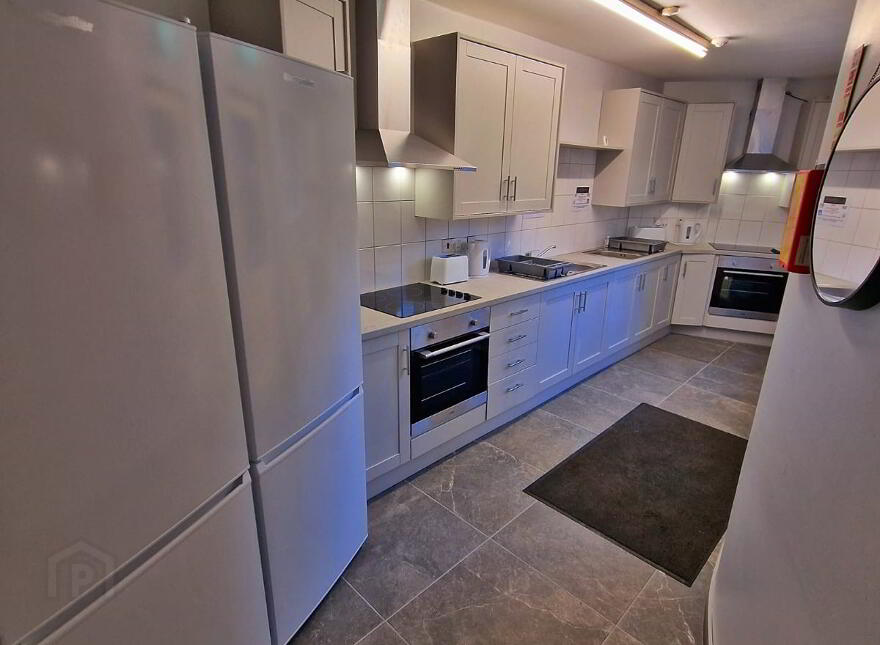Cromwell Road, Botanic, Belfast, BT7 1JY